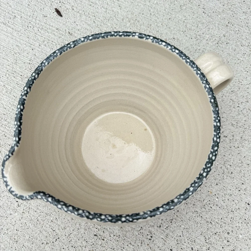 Vintage Apple Stoneware Batter Bowl Mixing Bowl Pour Spout Handle Farmhouse